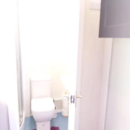 170 Victoria Road - 1 Bed Ground Floor Flat סקארבורו