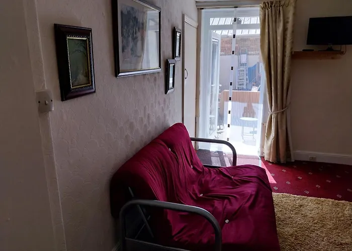 Апартаменты 170 Victoria Road - 1 Bed Ground Floor Flat