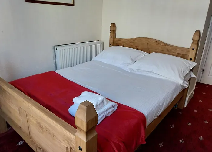 170 Victoria Road - 1 Bed Ground Floor Flat *